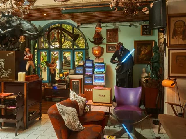 TUBA Bar & Restaurant 4