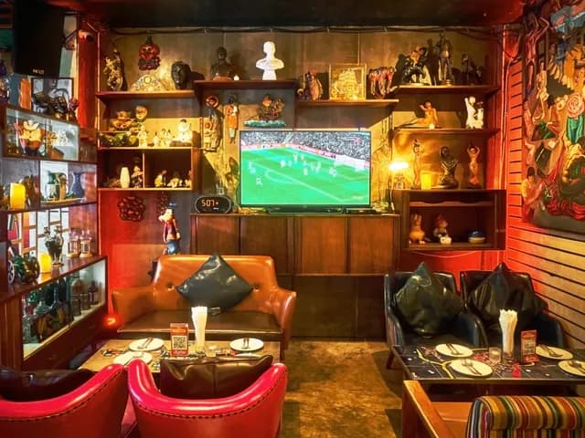 TUBA Bar & Restaurant 5