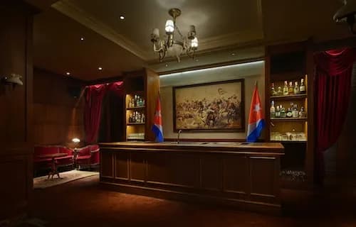 upstairs el presidente Havana Social.