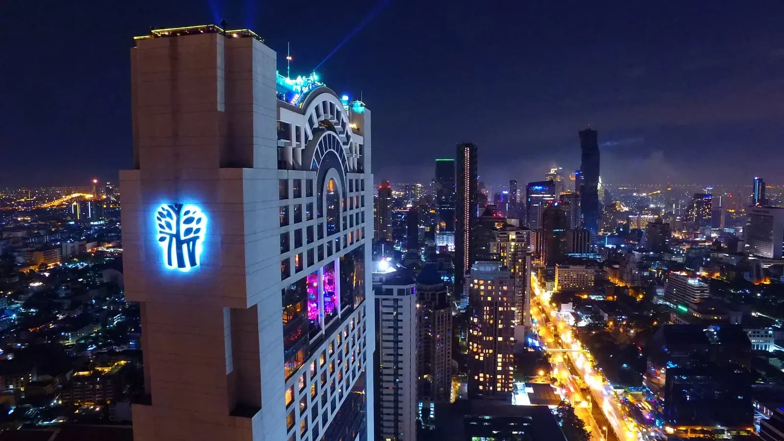 Vertigo & Moon Bar