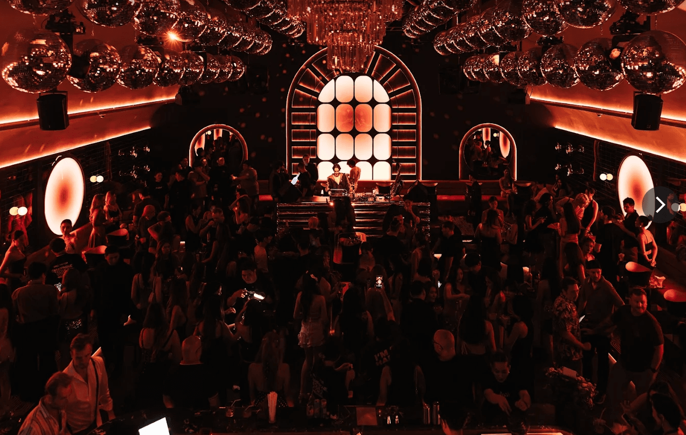Mira club bangkok packed dance floor
